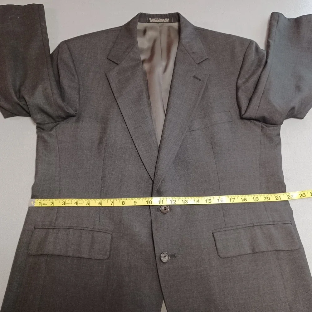 Vintage Mens Charcoal Gray Two Button Blazer Sport Coat Made in USA 42S